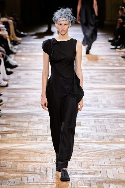 Look 29